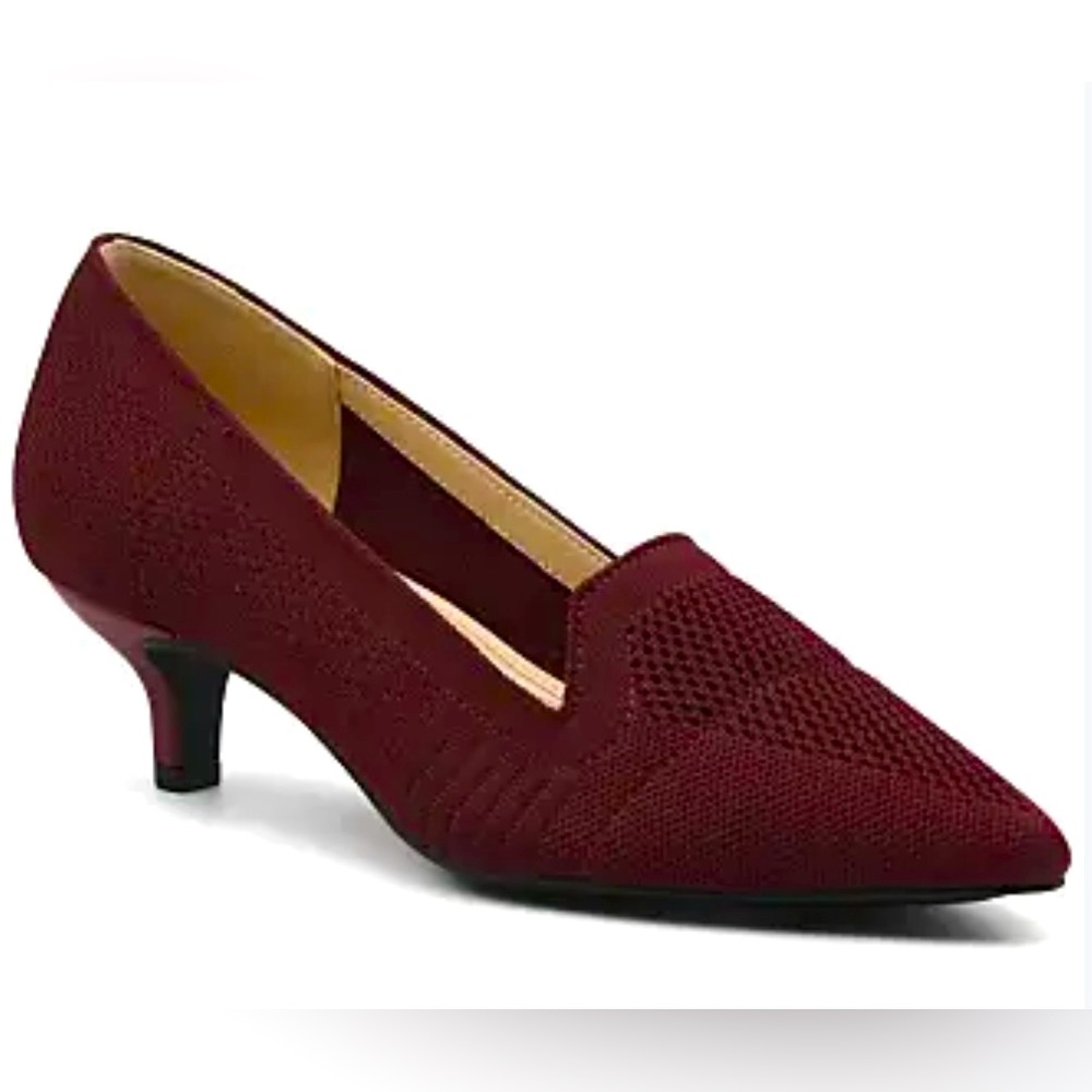 NWOB - Skippy kitten heels. It’s the color of the season! 8 1/2